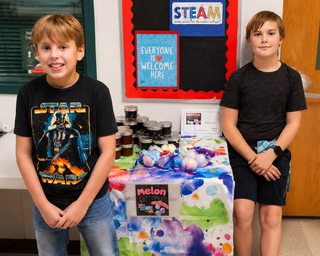 Students presenting AllBoss projects